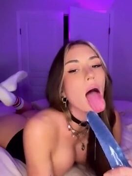 Urfavbellabby Masturbate on cam with many sextoys !!!